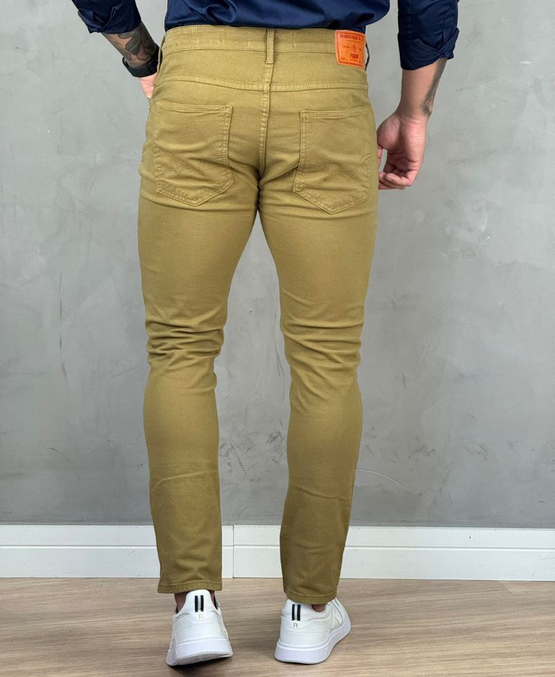 Calça Sarja Marrom Masculina Slim Alexandre - Forum